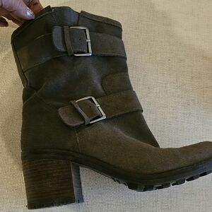 Sam Edelman Women's Suede Ankle moto Boots - Taupe/Brownish/Grey. size 10